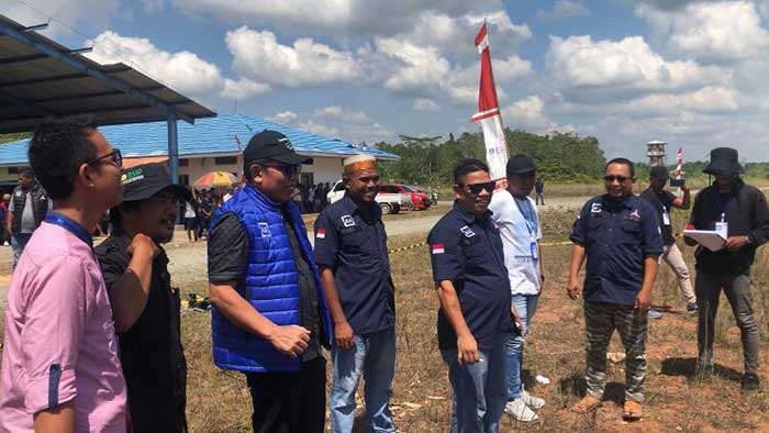 Anggota DPRD Kaltim, Agus Aras membuka fwstival layang-layang di Kecamatan Bontang Selatan.
