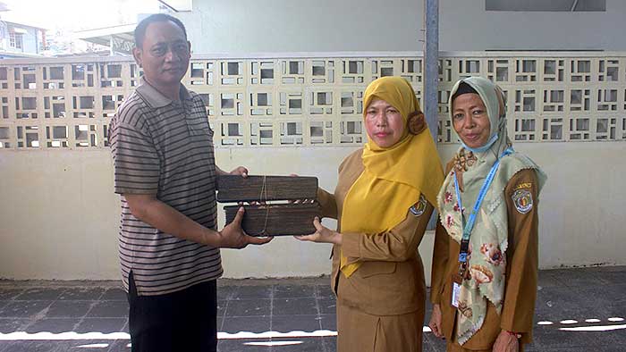 NASKAH DAUN LONTAR: Naskah kuno ternyata banyak dimiliki warga. Agar lebiih aman, sebaiknya dititipkan ke DPK Kaltim.