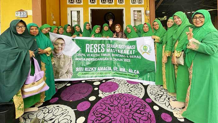 Siti Rizky Amalia menyerap aspirasi masyarakat Bontang melalui kegiatan reses. (foto: istimewa)