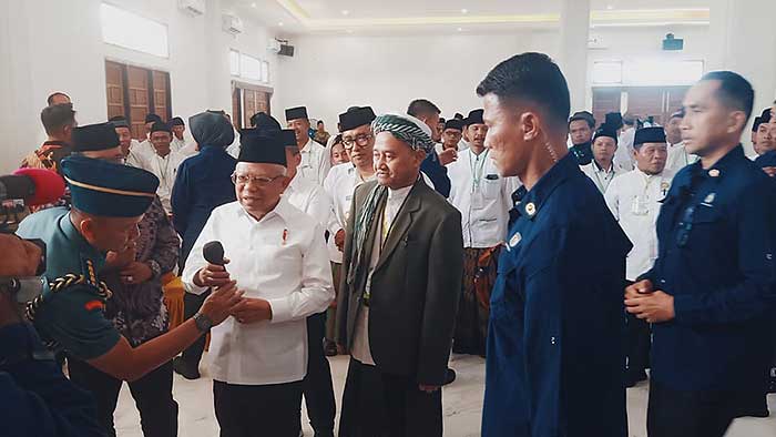 Wakil Presiden RI, KH Ma'ruf Amin di Ponpes Syaichona Cholil Balikpapan, ajak santri untuk meminimalisir potensi perpecahan dan jaga kesatuan bangsa.
