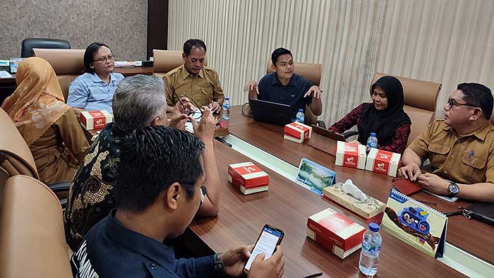 TERINTEGRASI: Jajaran Diskominfo Kaltim bersama perwakilan sejumlah perwakilan OPD se kabupaten/kota membahas SPBE. (foto: istimewa)