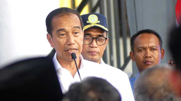 Presiden Joko Widodo saat memberikan sambutan sebelum melakukan peresmian Terminal Samarinda Seberang. (foto: reza)