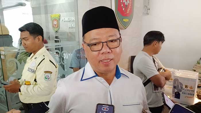 Hero Mardinus Setyawan saat diwawancarai setelah agenda khitanan massal. (foto: Reza)