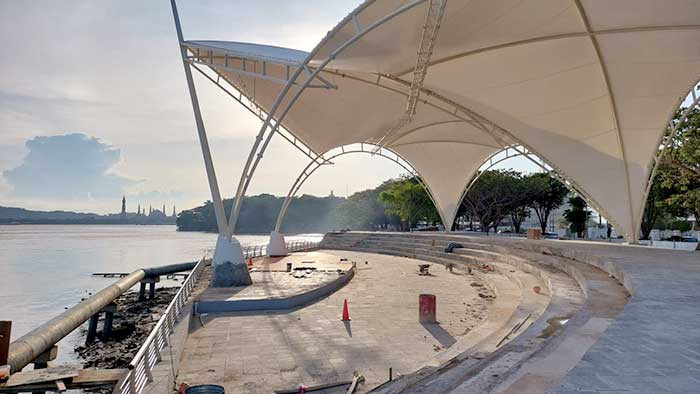 Proyek Teras Samarinda yang dikritik karena tidak sesuai janji pemerintah untuk memberdayakan UMKM secara luas.