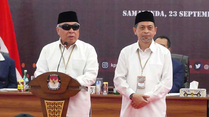Isran Noor dan Hadi Mulyadi saat melakukan sambutan setelah melakukan pengundian nomor urut.