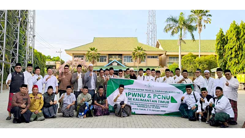 Foto bersama jajaran PWNU Kaltim dan PCNU se-Kaltim dalam kegiatan Napak Tilas Muassis NU.