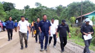ekti-imanuel-tinjau-proyek-jalan