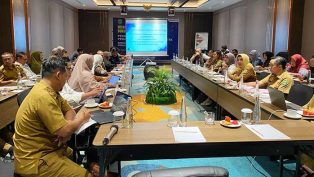 FORUM: Badan Penelitian dan Pengembangan Daerah (Balitbangda) Kalimantan Timur saat diskusi.