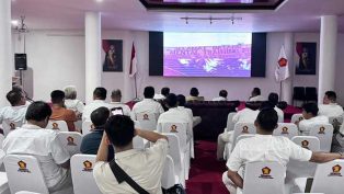 DPD Partai Gerindra Kaltim menggelar nonton bareng film G30S/PKI untuk mengingatkan sejarah kelam bangsa ke generasi muda dan kader Partai Gerindra.