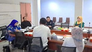 Rapat dengar pendapat Komisi IV DPRD dengan Dinas Sosial membahas data miskin kota Samarinda.