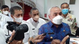 Gubernur Kaltim Isran Noor bersama Wakil Gubernur Kaltim Hadi Mulyadi saat menyampaikan persiapan jelang Kemah Presiden (foto: istimewa)