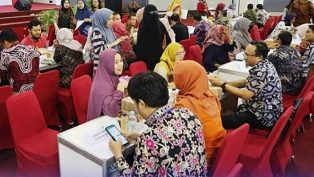 SOKONG USAHA: Forum ini beri kesempatan pelaku UMKM untuk memajang produk mereka. Diharapkan sinergi bisnis terjadi di antara mereka. (foto: istimewa)