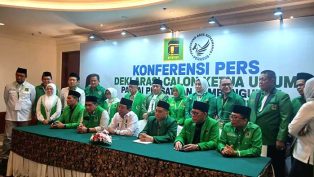 Suasana konferensi pers setelah acara deklarasi dukungan untuk H. Agus Suparmanto. (foto: reza)