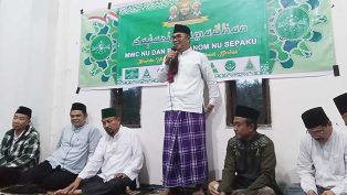 Wakil Ketua PWNU Kaltim, Prof. Masjaya saat menyampaikan arahan pada Safari Ramadan di Graha NU Sepaku, Penajam Paser Utara, Senin, 27 Maret 2023.