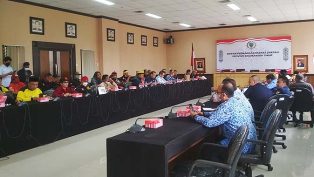 Suasana RDP perwakilan Ormas Daerah dengan PT. Bayan Resources bersama anggota DPRD Kaltim. (foto: sur/nk)
