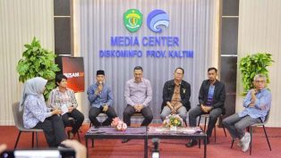 Podcast Wajah Baru KPID Kaltim Melawan Hoaks, Sabtu (9/4/2022). (foto: dok. M. Faisal).