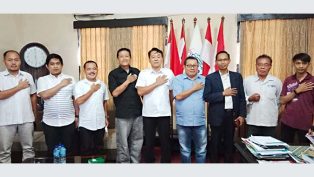 Ketua Umum SMSI Firdaus sampaikan dukungan untuk Polri dalam agenda Diskusi Lingkar Merdeka SMSI di Press Club Jl. Veteran II 7 C, Jakarta. (foto: ist)