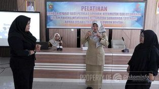 BAHASA ISYARAT: Komunikasi kepada penyandang disabilitas dirasa penting untuk beri pelayanan maksimal.