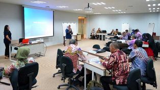 COACHING CLINIC: Sejumlah pegawai BPSDM mengikuti pelatihan di Jakarta untuk meningkatkan pengetahuan dan keterampilan strategi CORPU. (foto: istimewa)