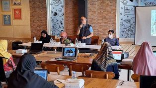 Dr. H. Rusmadi saat memberikan sambutan pada kegiatan GPMB Samarinda.