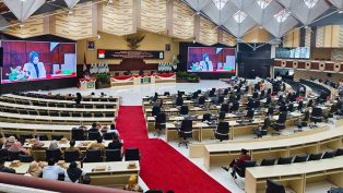 rapat-paripurna-dprd-kaltim