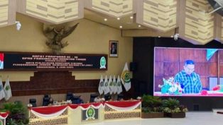 rapat-paripurna-ke-16-dprd-kaltim