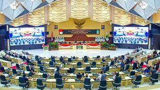 rapat-paripurna-ke-17-dprd-kaltim