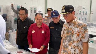 rusmadi-tinjau-persiapan-pemilu