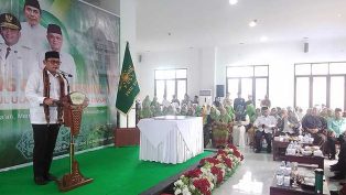 Wagub Seno Aji saat memberikan kata sambutan dalam peresmian gedung baru PWNU Kaltim.