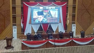 Suasana sidang paripurna DPRD pada Selasa (14/02) lalu, yang gagal melakukan pengesahan Raperda RTRW Samarinda karena gagal memenuhi quorum.