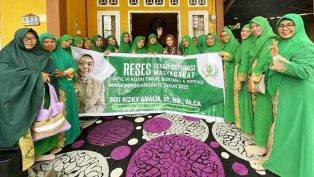 Siti Rizky Amalia menyerap aspirasi masyarakat Bontang melalui kegiatan reses. (foto: istimewa)